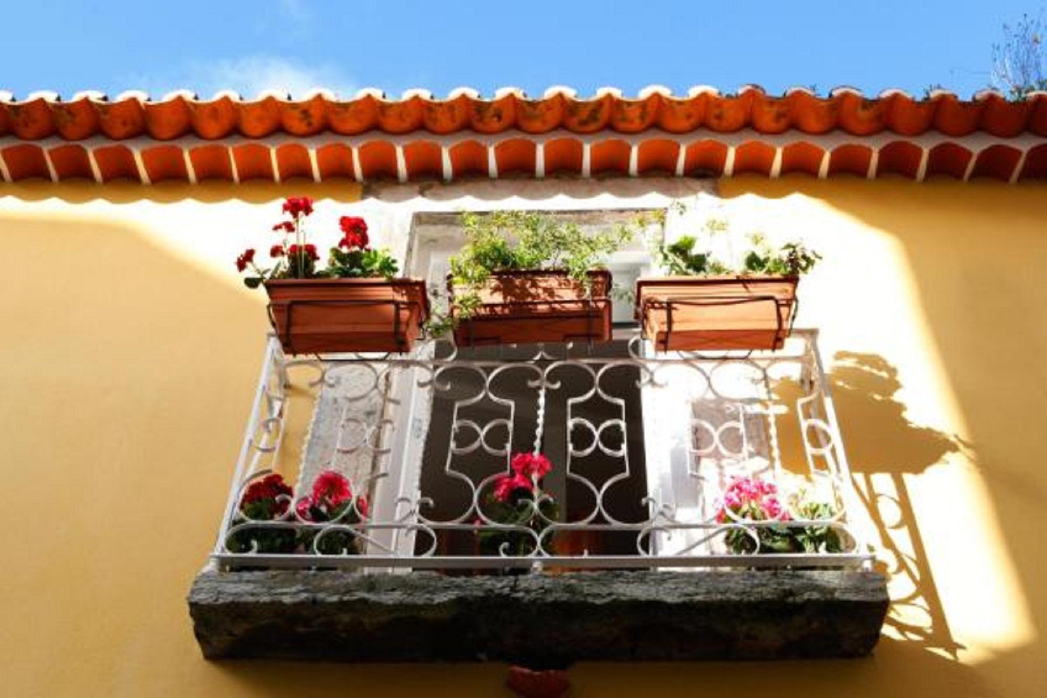 Alfama Yellow House Lisbon Exterior photo