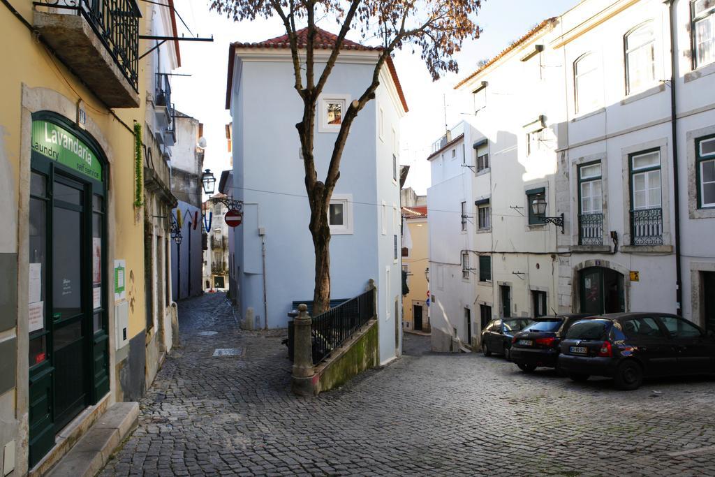 Alfama Yellow House Lisbon Exterior photo